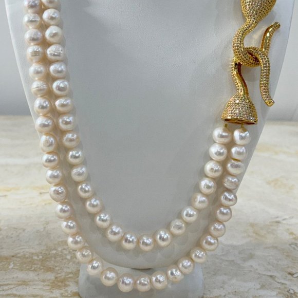 Freshwater Pearls Necklace With Large Side Special Clasp , Handmade in the USA - Picture 2 of 3